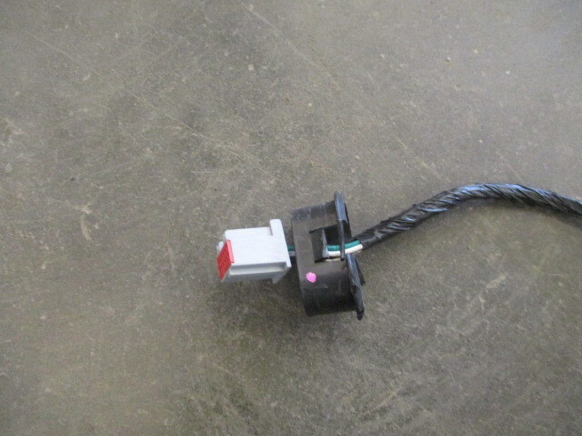 Rear 18 View Pre-Owned OEM 17 Camera Up LKQ Escape (Good) 19 Back