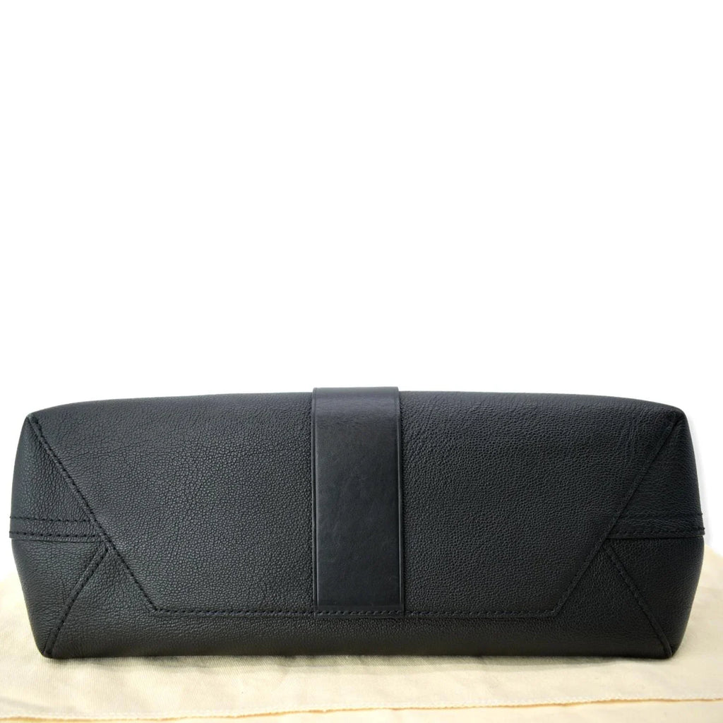 One Shoulder Monogram Leather Bag Black Very Pre-owned Handle