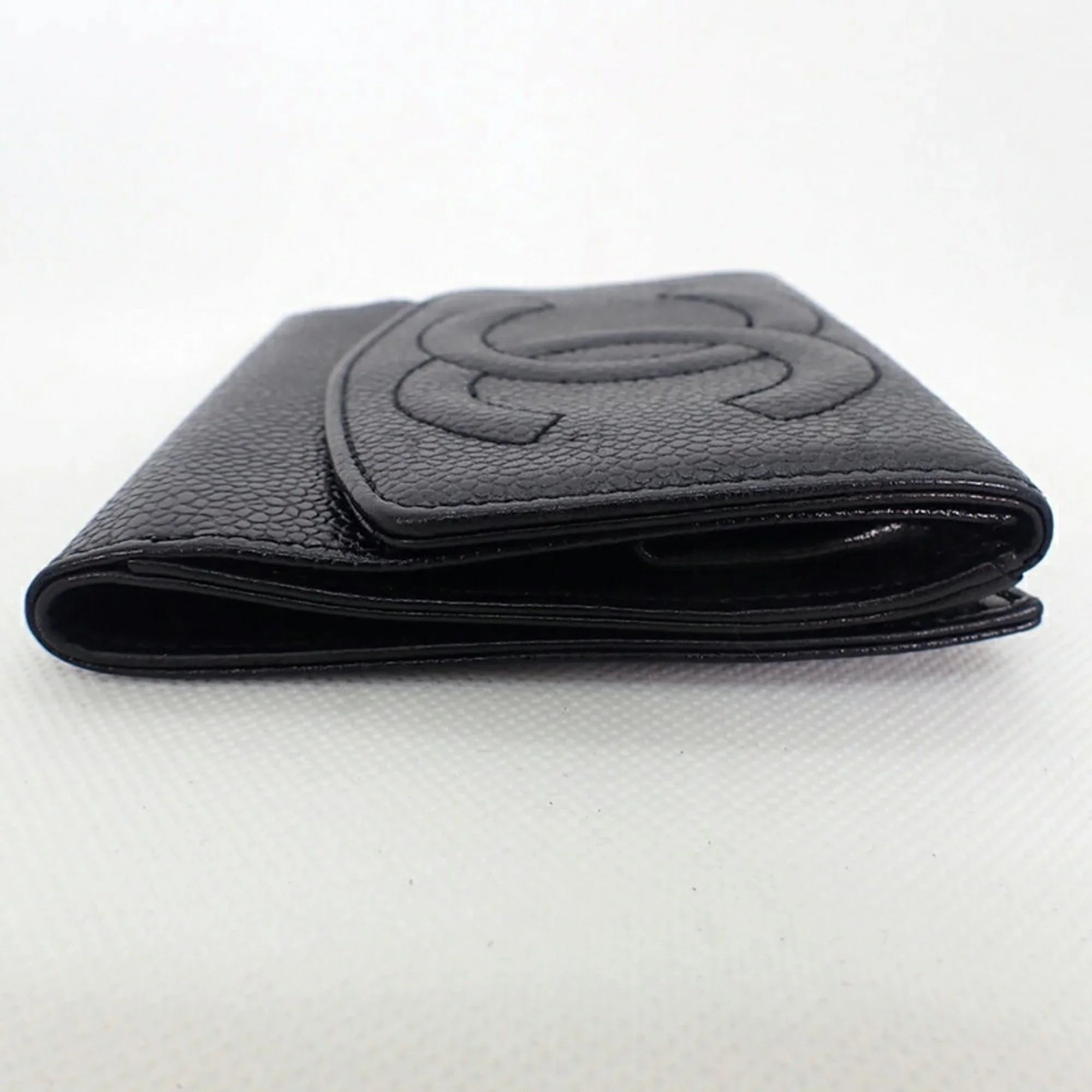 Pre-Owned trifold caviar skin (Good) black wallet