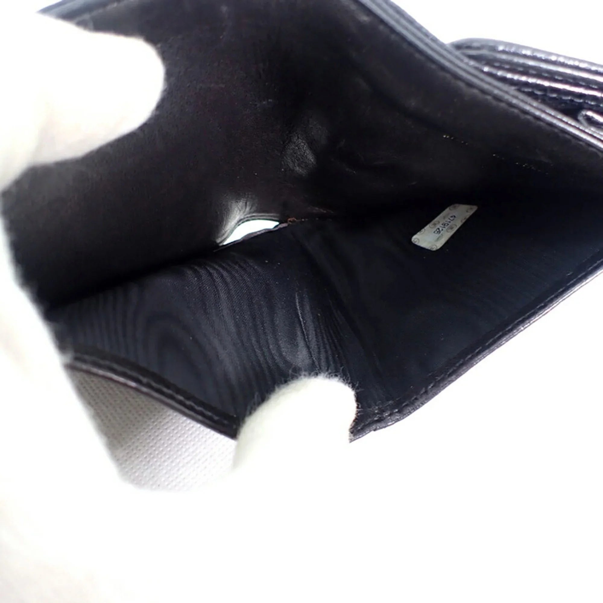 Pre-Owned trifold caviar skin (Good) black wallet