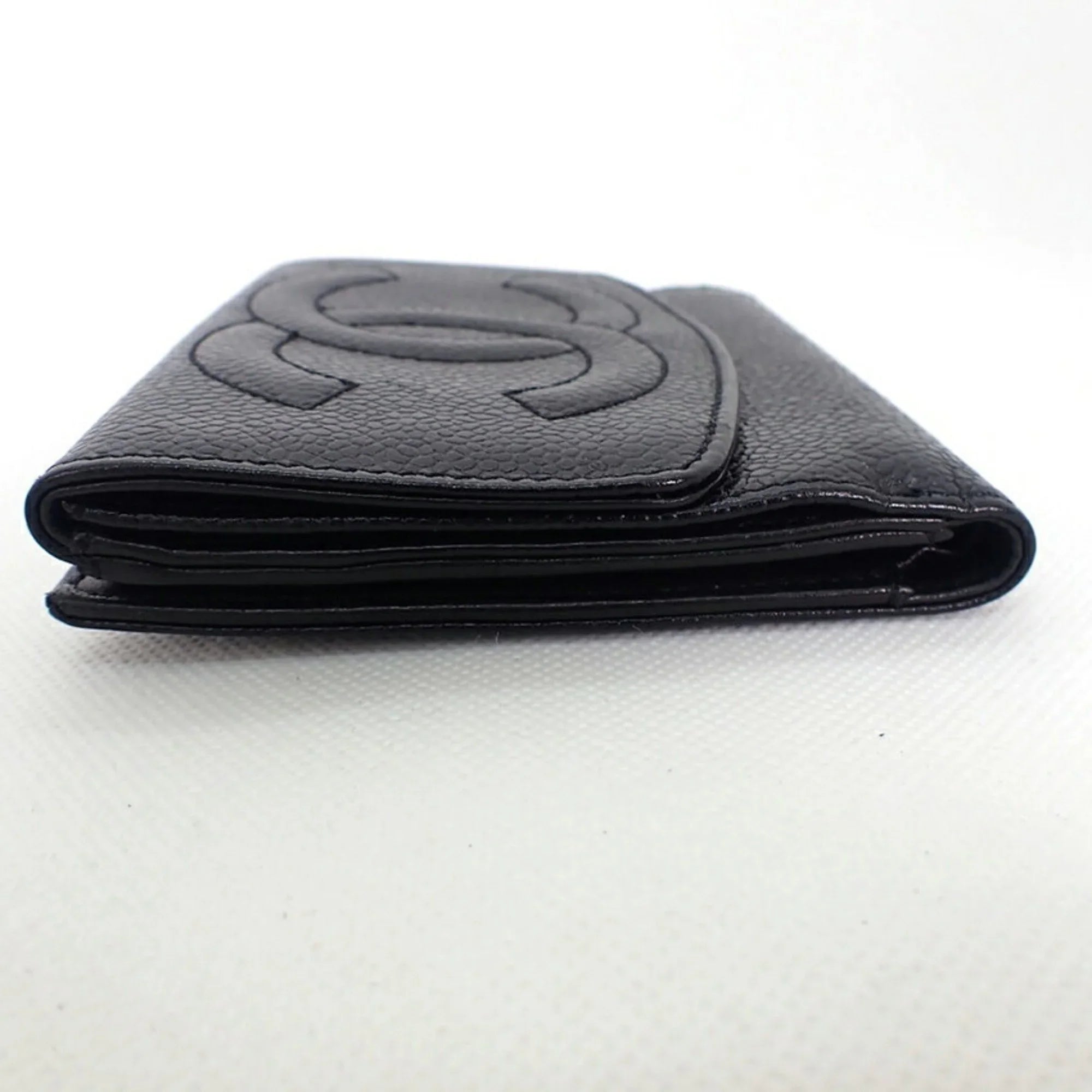 Pre-Owned trifold caviar skin (Good) black wallet