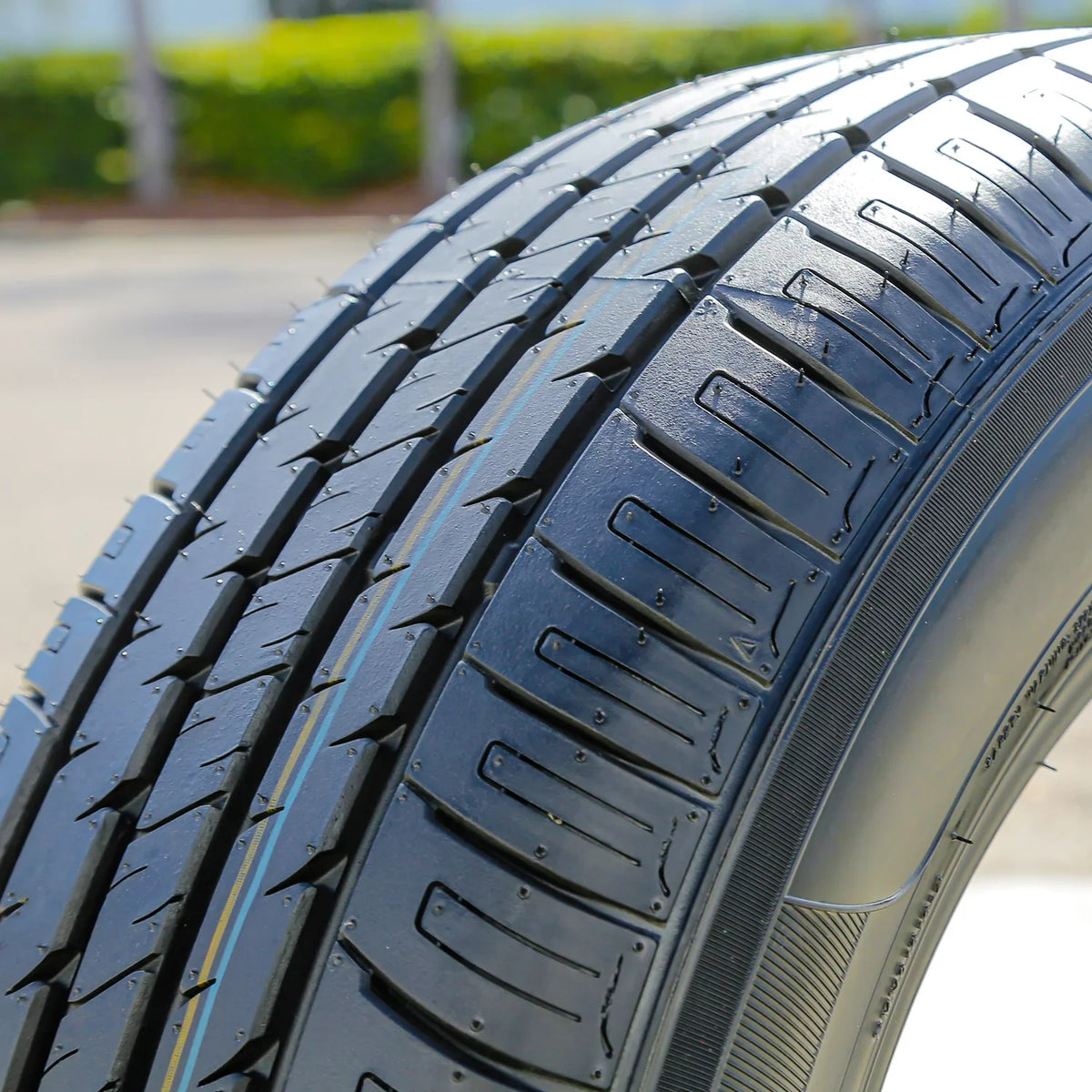 300 215/65R17 Chrysler Mustang A/S Tire 99V Armstrong 2005-07 2011-14 Season Base, Fits: All PC Blu-Trac Touring
