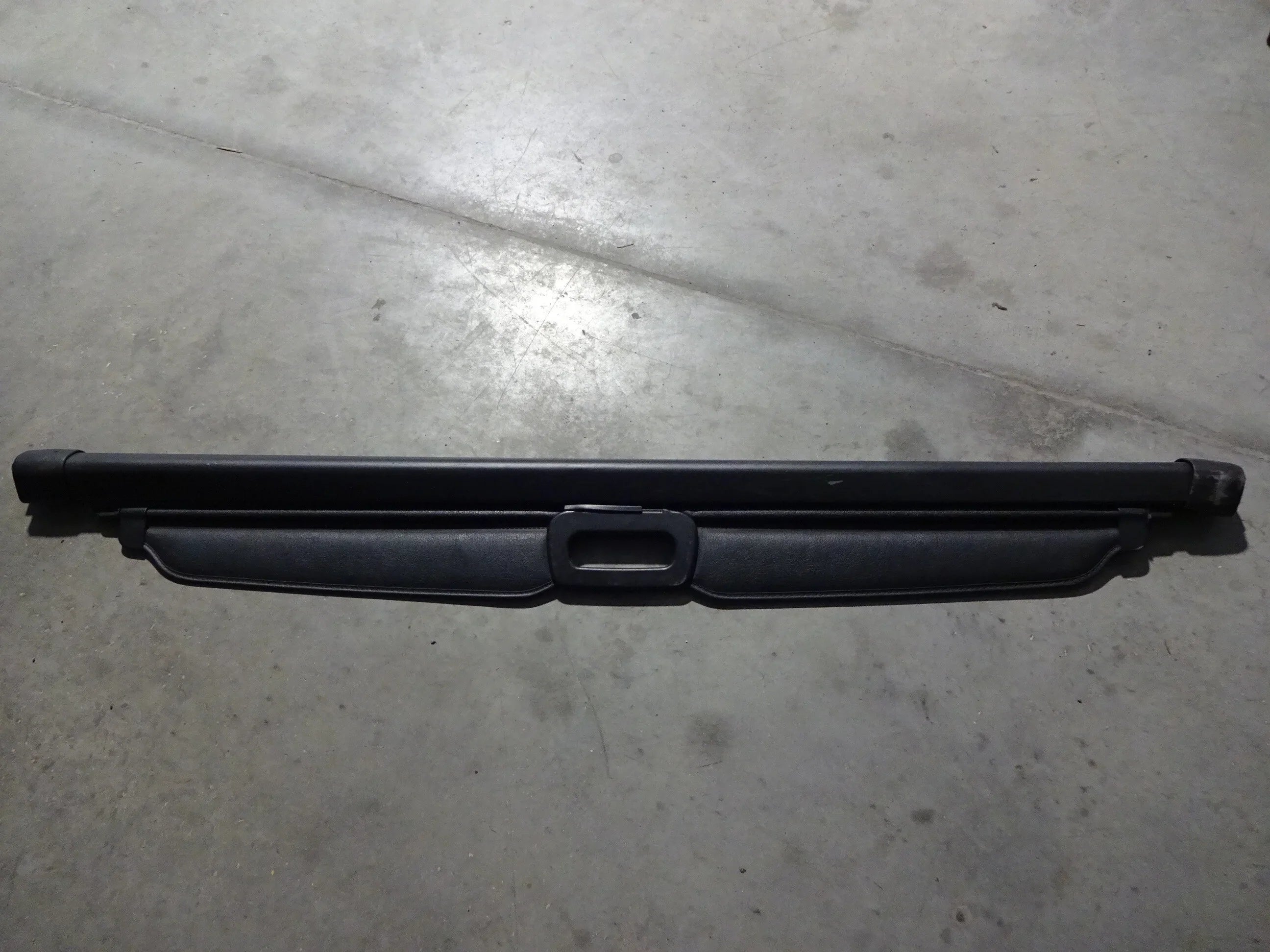 OEM Black Cherokee (Good) Grand Rear Jeep Cargo Cover 2009 Pre-Owned