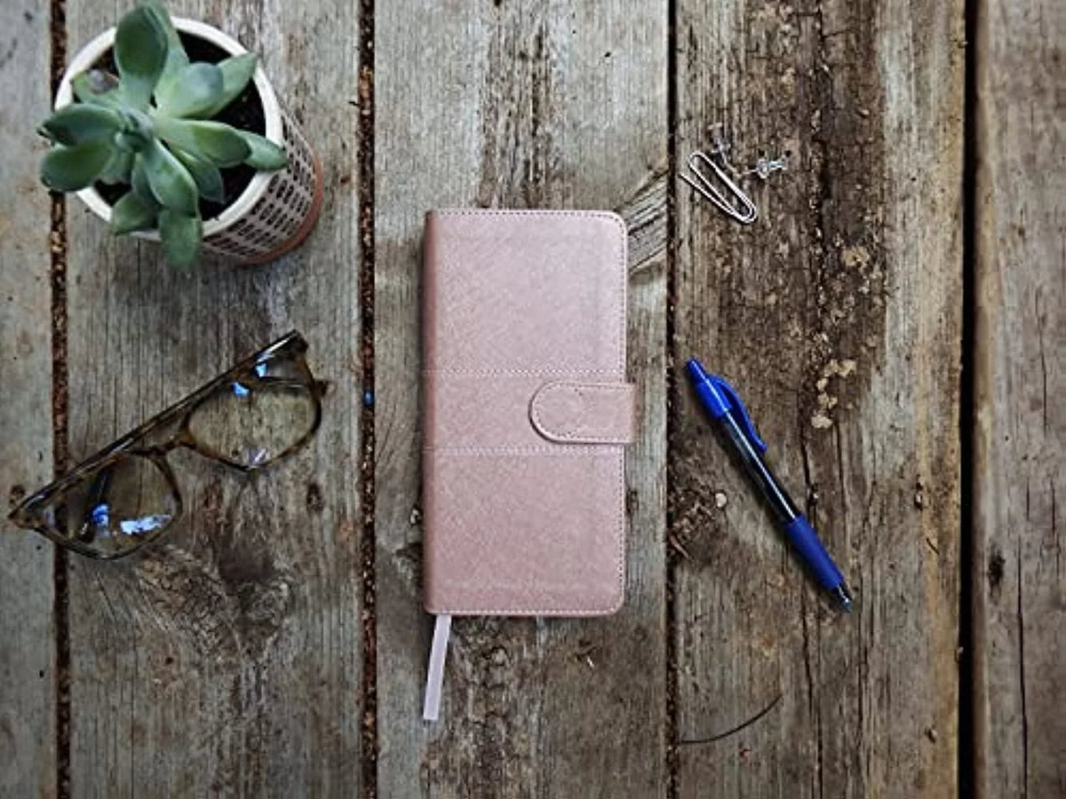 Pocket Thinline Print Niv, Snap (Other) Letter, Bible, Closure, Leathersoft, Pink, Comfort Red